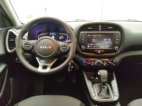 Used 2023 Kia Soul LX image 22