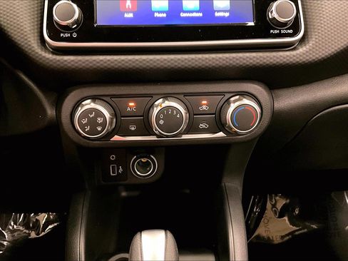 New 2025 Nissan Kicks Play S FWD image 26