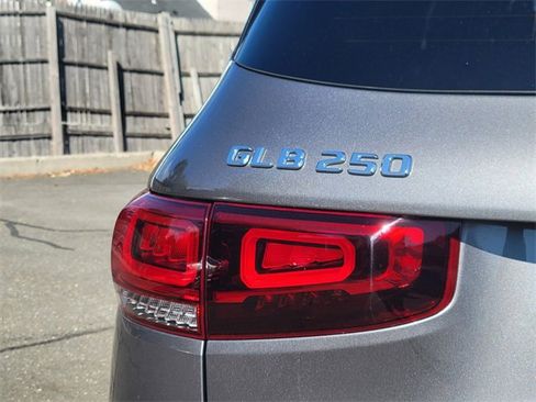 Certified 2021 Mercedes-Benz GLB 250 4MATIC image 10