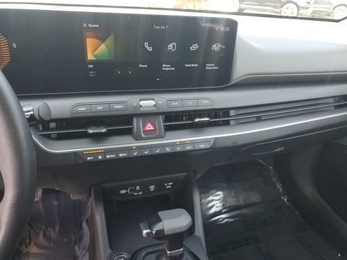 Used 2025 Kia K4 FWD image 18