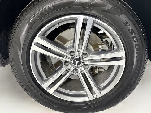 Certified 2022 Mercedes-Benz GLC 300 image 31