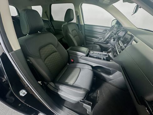 Used 2024 Nissan Pathfinder SV AWD/4WD image 31