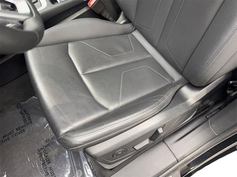 Used 2025 Audi Q3 2.0T Premium image 30