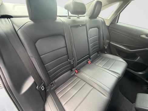 Used 2021 Volkswagen Jetta SE FWD image 18