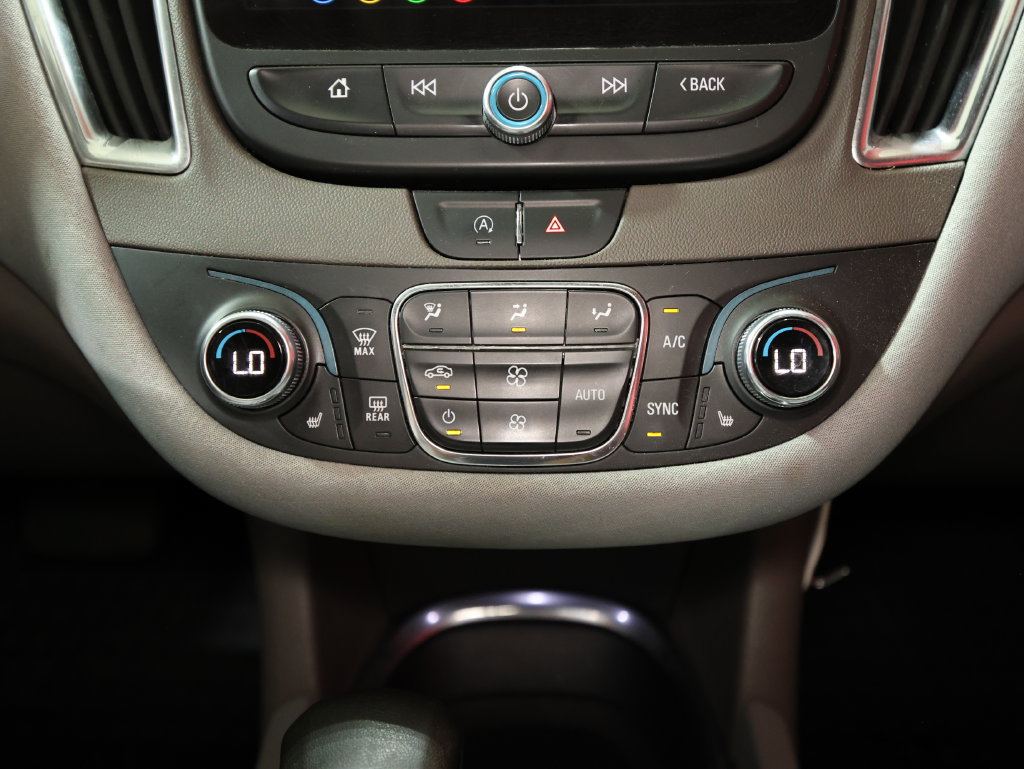 Used 2021 Chevrolet Malibu LT FWD image 20