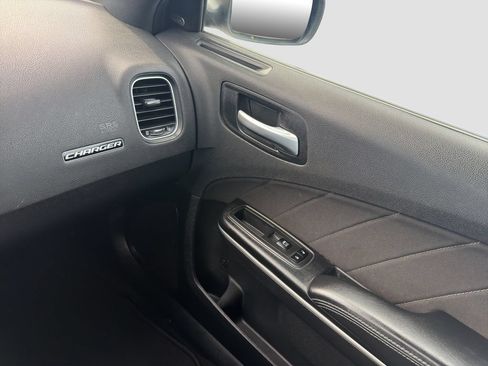 Used 2019 Dodge Charger SXT w/ Cold Weather Package AWD/4WD image 26