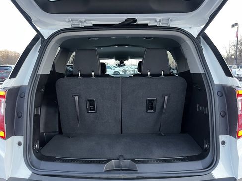 Certified 2023 GMC Acadia SLE image 12