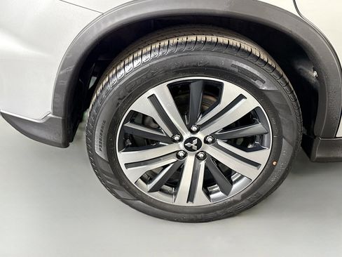 Used 2020 Mitsubishi Outlander Sport SE AWD/4WD image 33