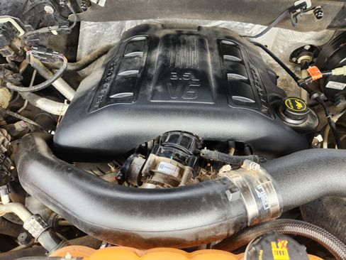 Used 2015 Ford F150 Lariat w/ Equipment Group 501A Mid RWD image 30