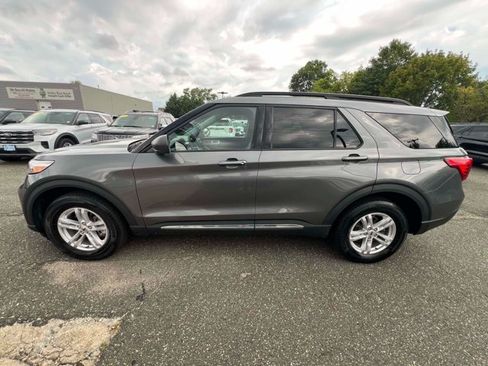 Used 2023 Ford Explorer XLT w/ Equipment Group 202A AWD/4WD image 9