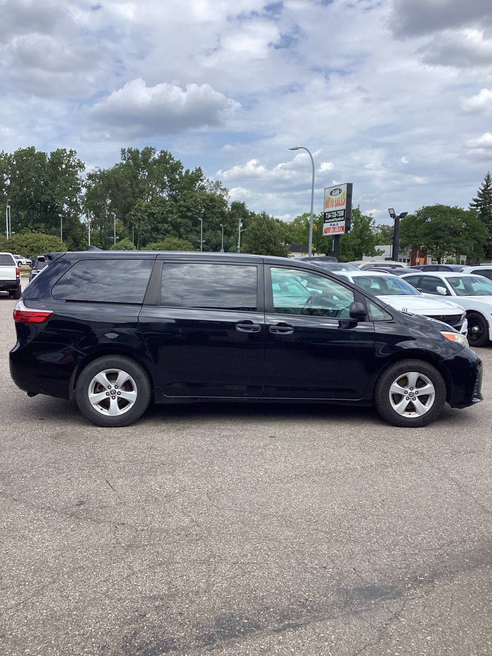 Used 2020 Toyota Sienna L FWD image 5