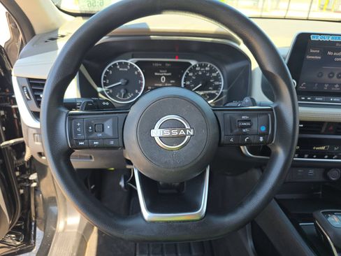 Used 2023 Nissan Rogue SV FWD image 10