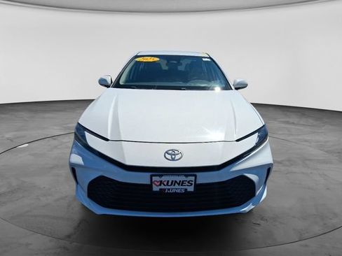 Used 2025 Toyota Camry LE FWD image 11