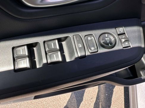 Certified 2025 Honda Pilot TrailSport image 9
