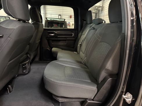 Certified 2025 RAM 2500 Big Horn AWD/4WD image 30