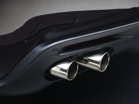 Certified 2023 Ferrari Roma image 31