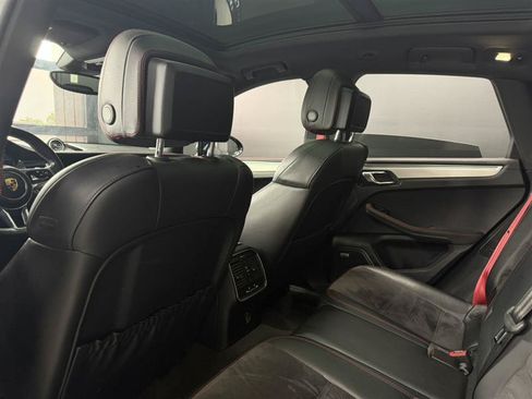 Used 2018 Porsche Macan GTS AWD/4WD image 23
