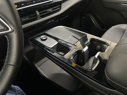 Certified 2025 Buick Enclave Preferred image 34