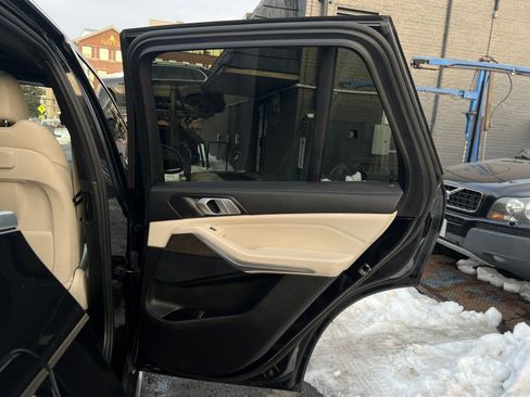 Used 2019 BMW X5 xDrive40i w/ Premium Package 2 image 15