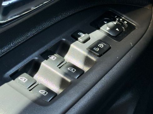Used 2019 Mitsubishi Outlander SE FWD image 18