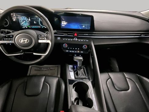 Used 2024 Hyundai Elantra Limited FWD image 16