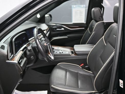 Used 2023 Cadillac Escalade ESV Premium Luxury image 16