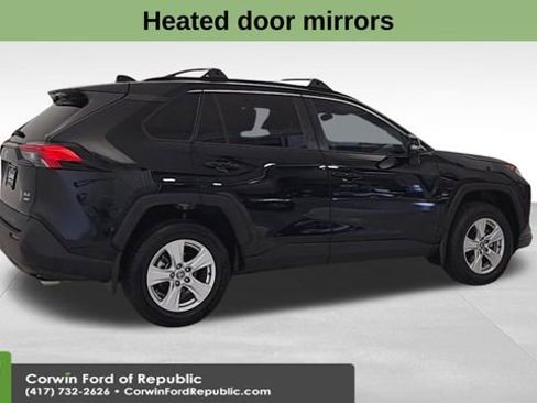 Used 2021 Toyota RAV4 XLE image 9