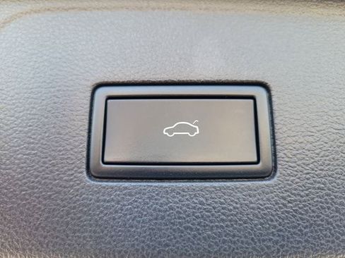 Certified 2024 Volkswagen Atlas SE FWD image 8