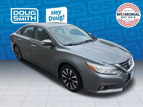 Used 2017 Nissan Altima 2.5 SV w/ Convenience Package FWD image 7
