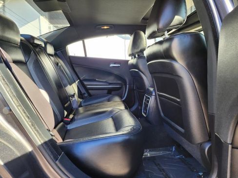Used 2022 Dodge Charger SXT w/ Leather Interior Group image 8