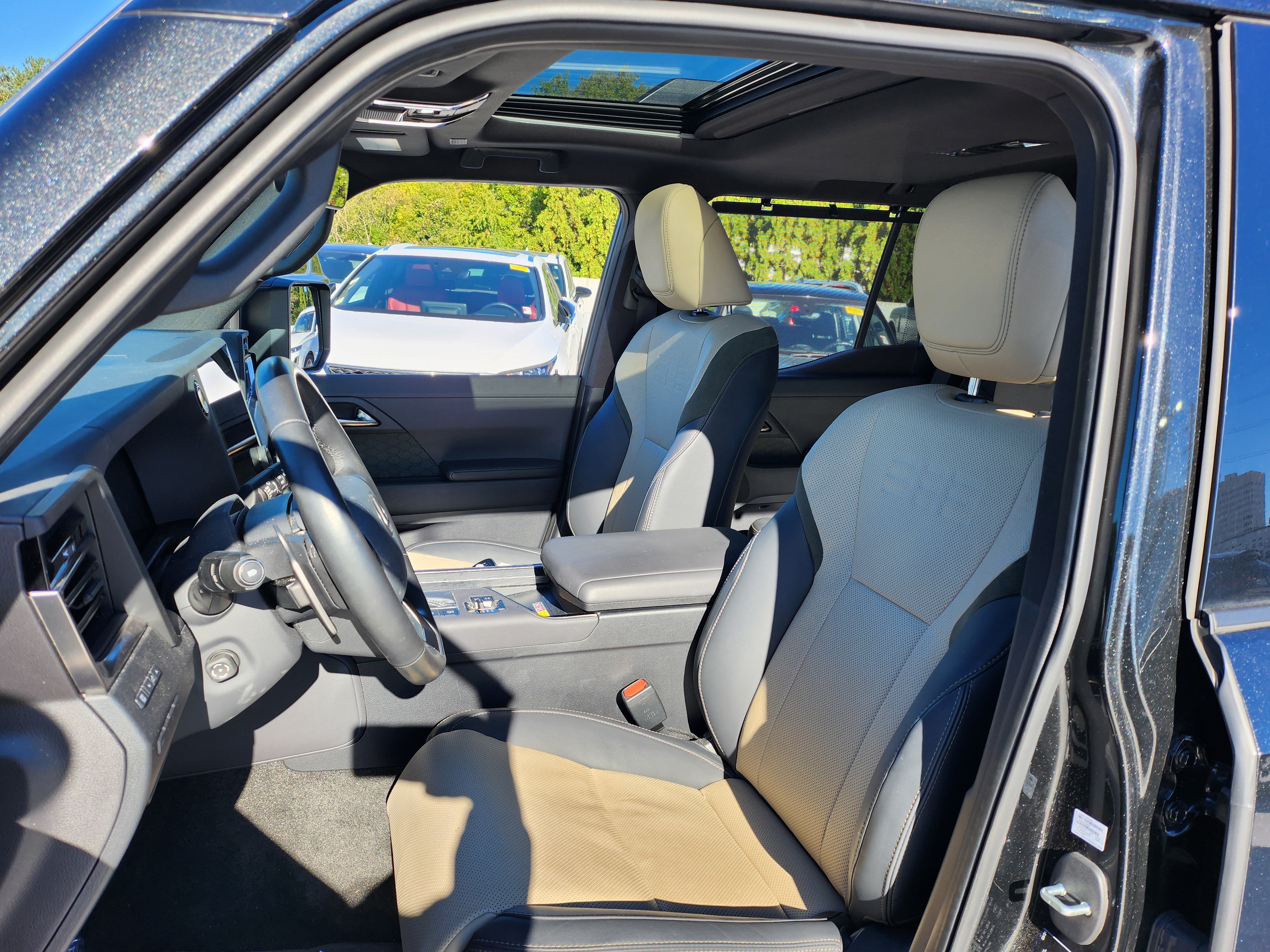 Used 2024 Lexus GX 550 AWD/4WD image 13