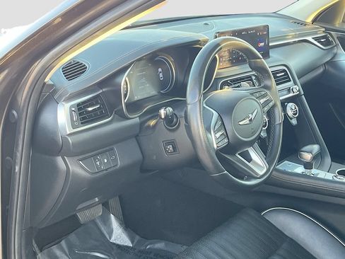 Used 2022 Genesis G70 3.3T RWD image 9