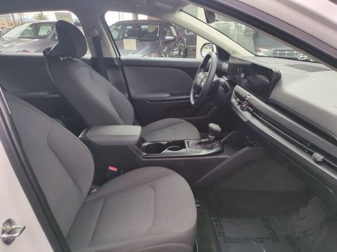 Used 2025 Kia K4 FWD image 29