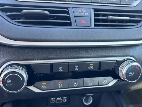 Used 2022 Nissan Altima 2.5 SV image 26