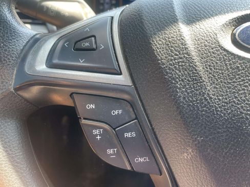 Used 2020 Ford Fusion SE FWD image 19