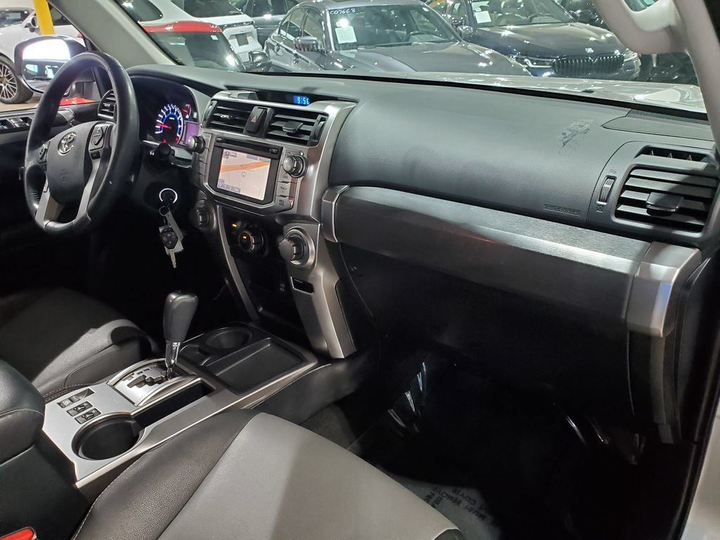 Used 2019 Toyota 4Runner SR5 Premium RWD image 45