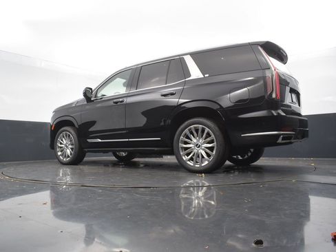 Used 2021 Cadillac Escalade Premium Luxury image 55
