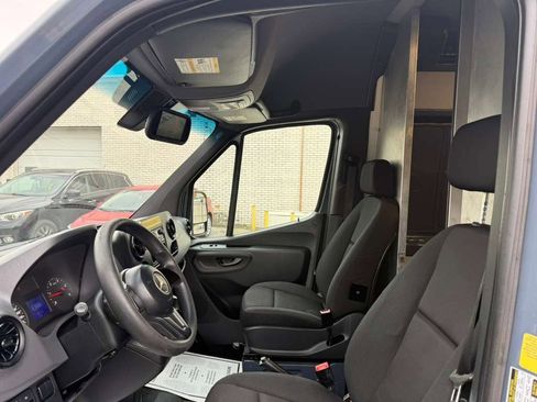 Used 2019 Mercedes-Benz Sprinter 144 image 22