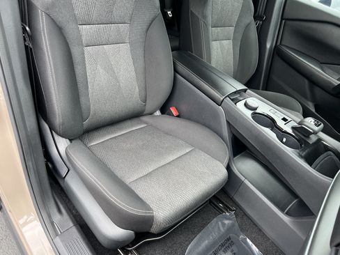 Used 2025 Nissan Rogue SV AWD/4WD image 22