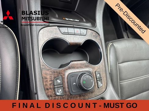 Used 2023 GMC Acadia Denali w/ Black Diamond Edition AWD/4WD image 30
