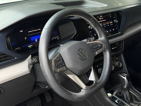Used 2024 Volkswagen Taos SE w/ Black Wheel Package FWD image 13
