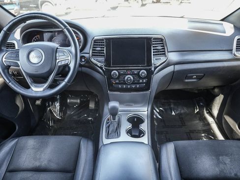 Used 2019 Jeep Grand Cherokee Altitude AWD/4WD image 12