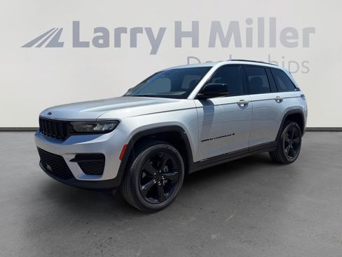 Used 2024 Jeep Grand Cherokee Altitude AWD/4WD image 1