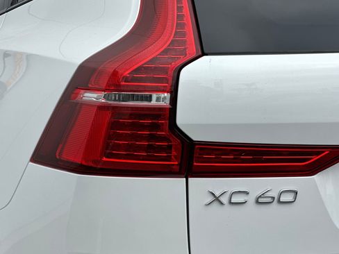 New 2025 Volvo XC60 B5 Ultra w/ Protection Package Premier image 31