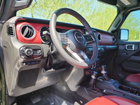 Used 2023 Jeep Wrangler Unlimited Rubicon 4xe AWD/4WD image 10