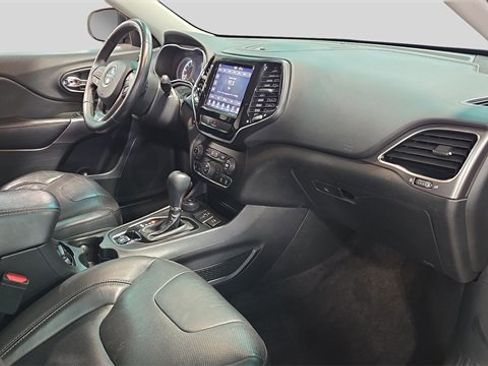 Used 2019 Jeep Cherokee Limited image 16