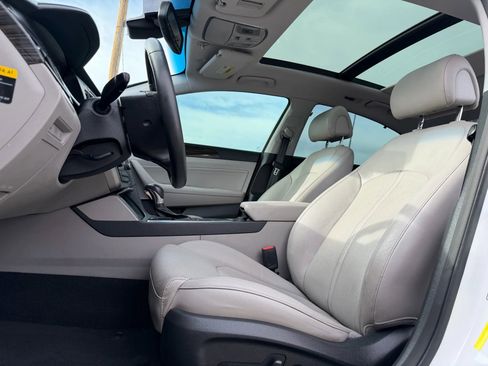 Used 2016 Hyundai Sonata Limited w/ Option Group 02 image 14