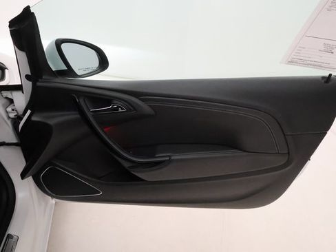 Used 2019 Buick Cascada Premium image 19