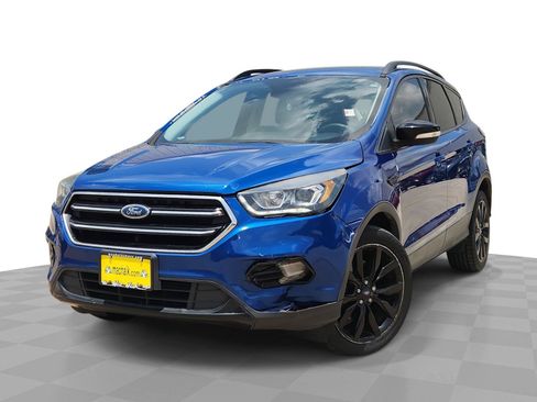 Used 2017 Ford Escape Titanium FWD image 1