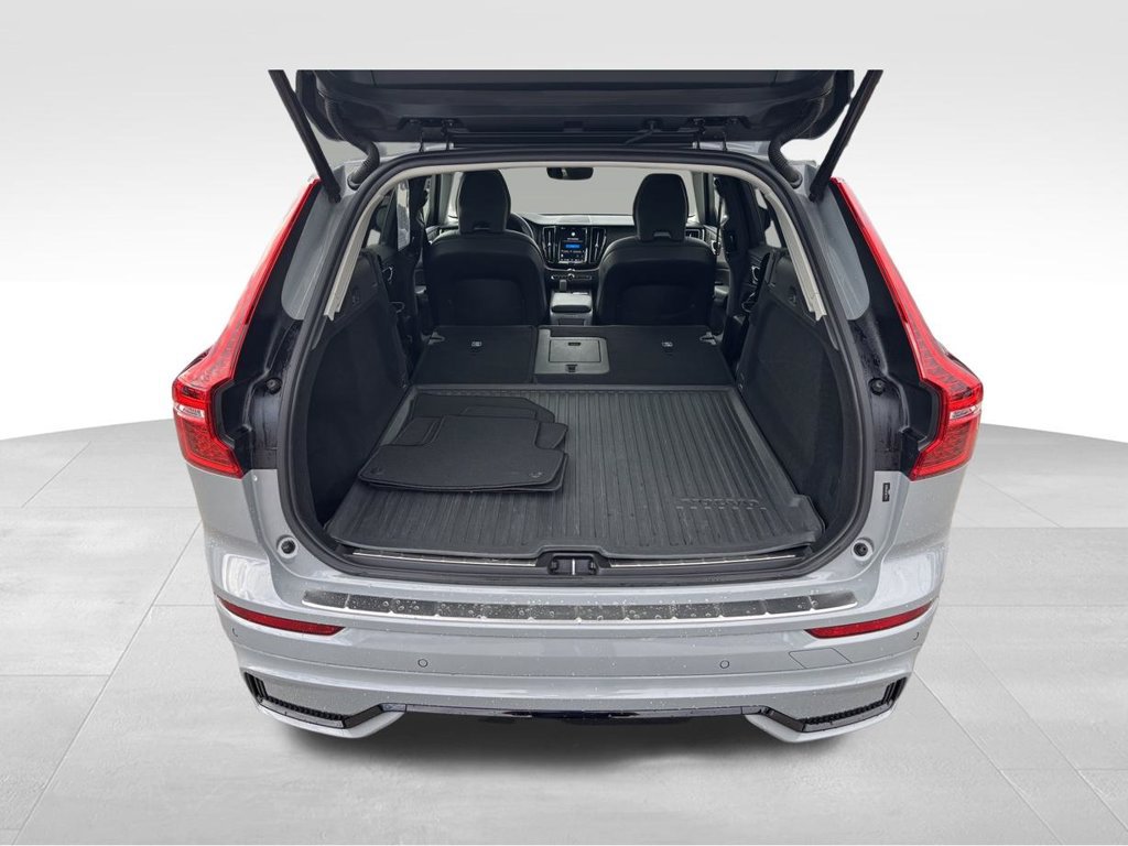 Used 2024 Volvo XC60 B5 Plus w/ Protection Package Premier AWD/4WD image 27